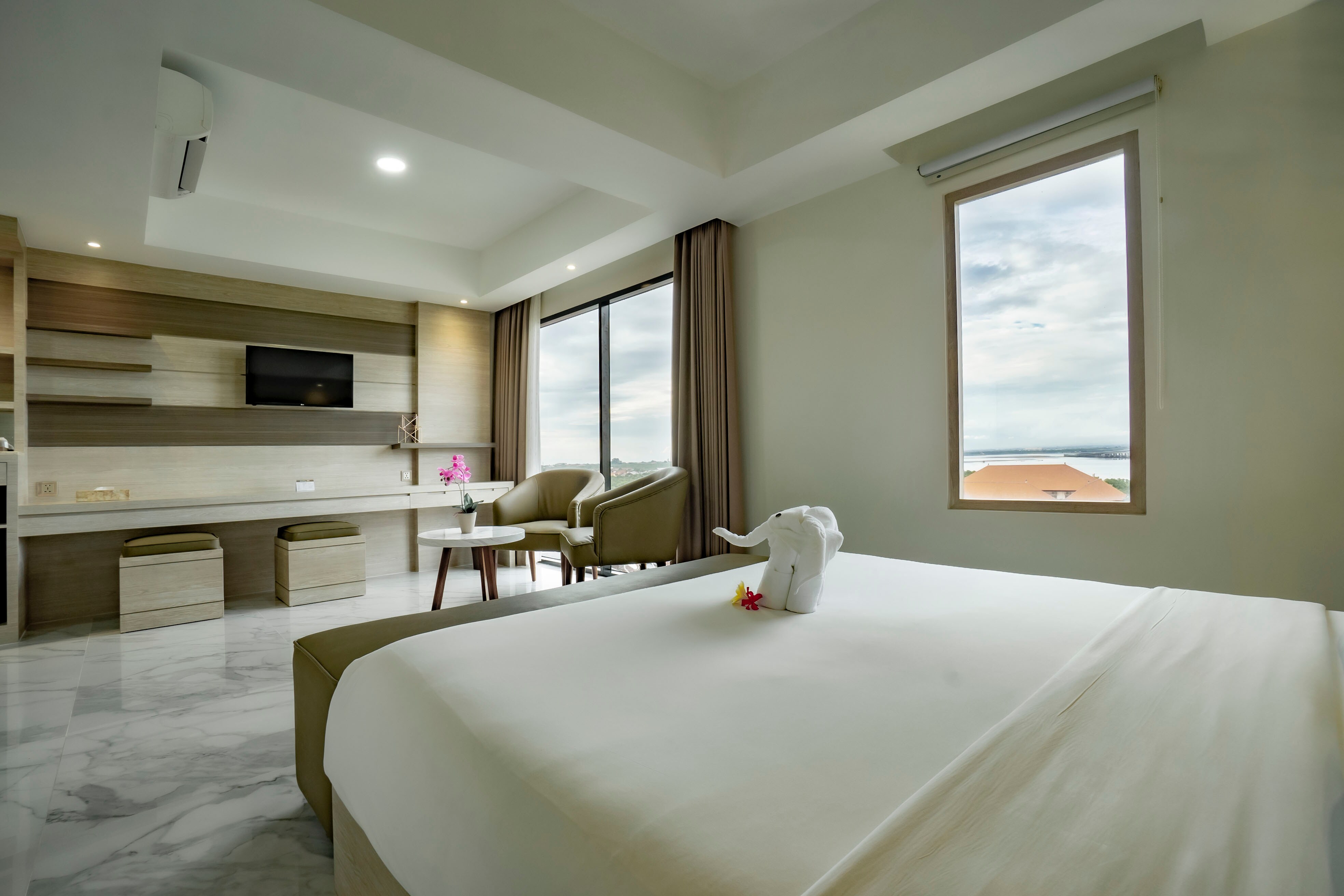 Sunrise Aventus Hotel Nusa Dua - Tap to explore photos