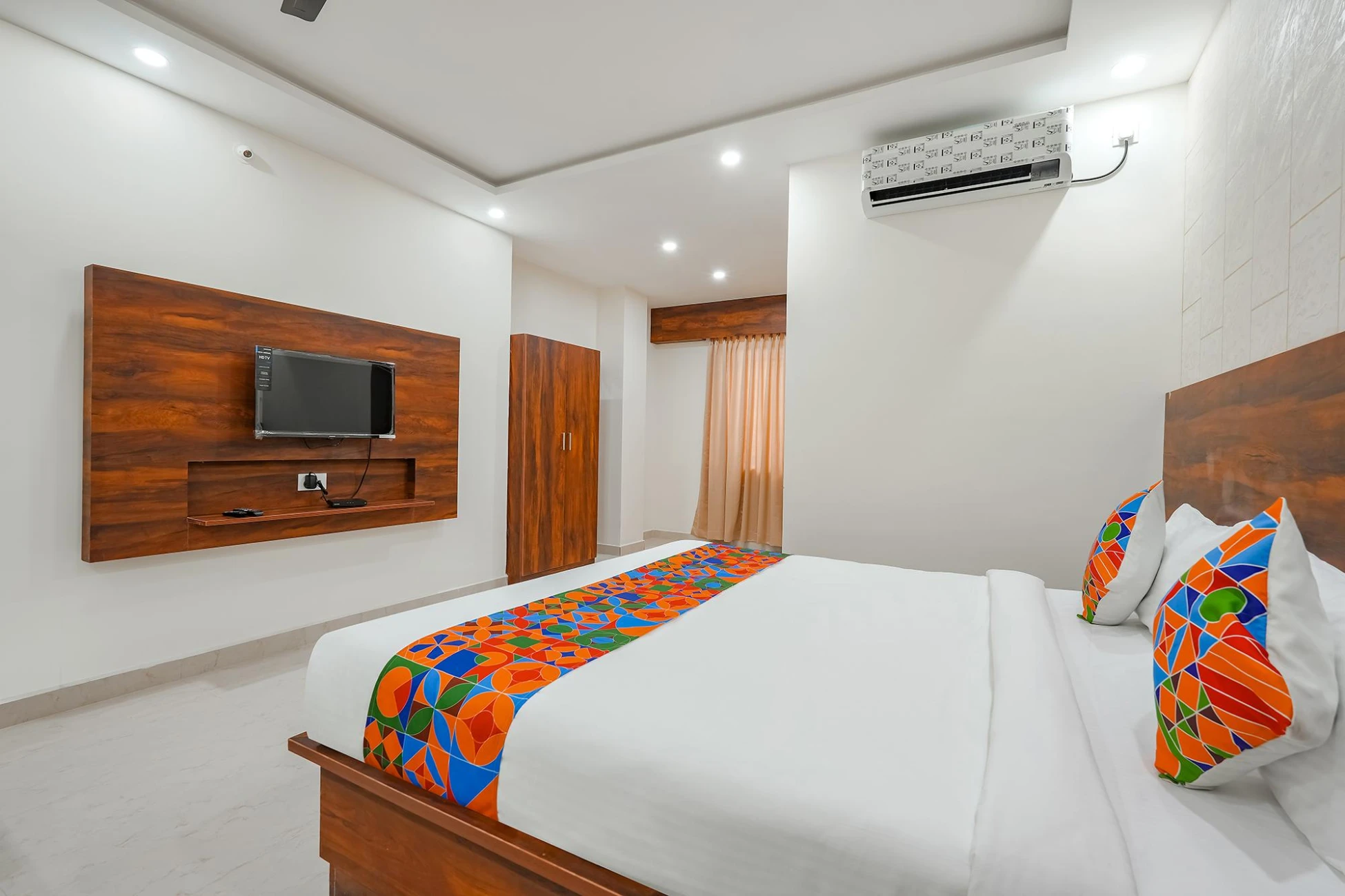 Hotel Vihara Inn - Tap to explore photos