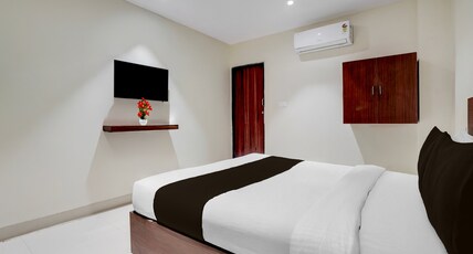 Super OYO Hotel O Pydithalli Ammavari Temple Vizianagaram Room Type - Super Deluxe Room Super OYO Hotel O Pydithalli Ammavari Temple Vizianagaram Room Type - Super Deluxe Room
