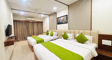 Hotel Sai Deluxe Room Type - Family Room AC
