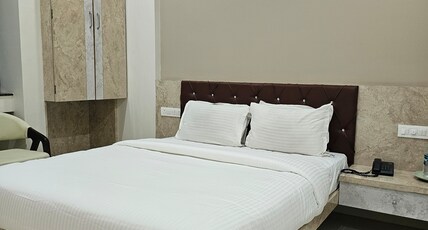 Hotel King Raama Room Type - Standard AC Room