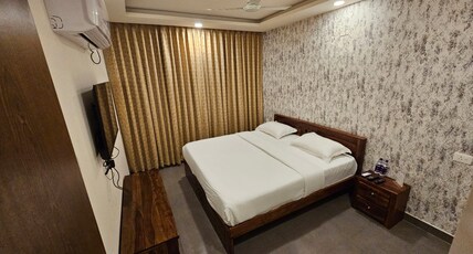 Hello By Ananya Puri Room Type - PREMIUM SUITE | Entire 1BHK Apartment