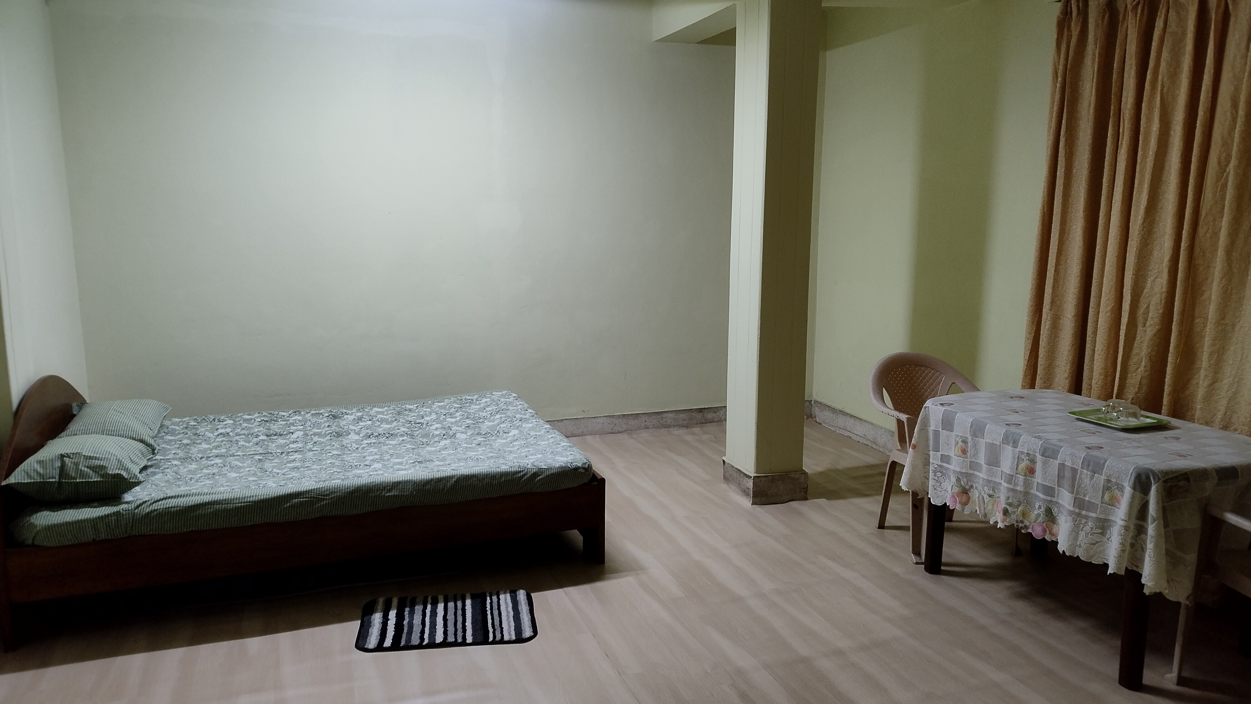 rolm4 - Tap to explore photos