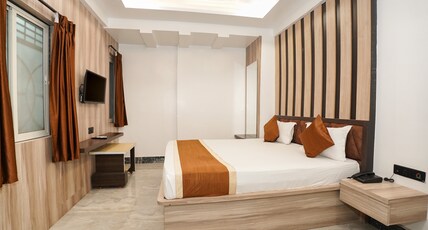 HOTEL ROYAL PALACE Room Type - DELUXE ROOMS WITH CITY VIEW