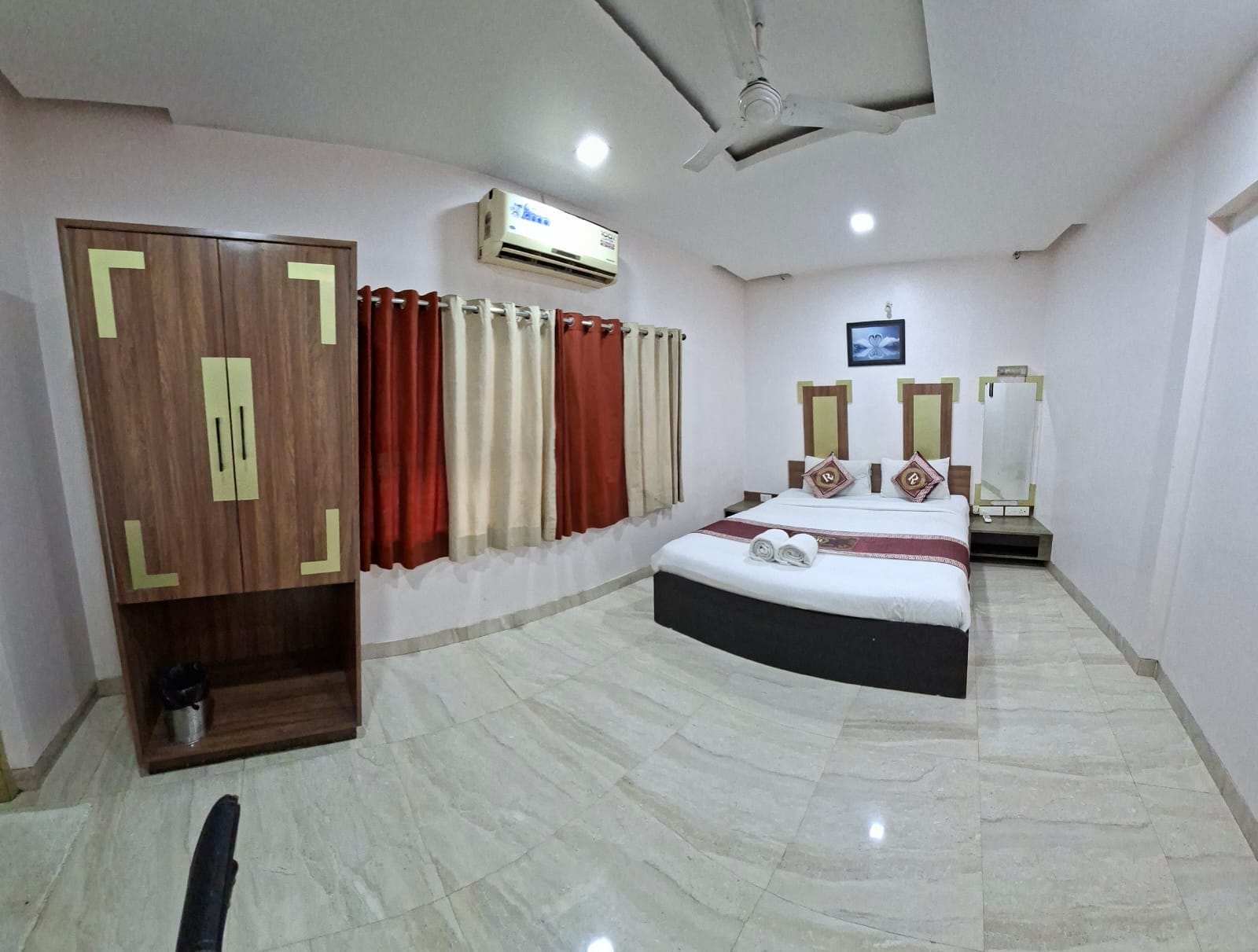 Hotel Laxmi Residency - Tap to explore photos