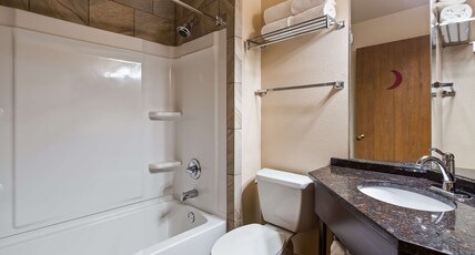 Best Western Designer Inn and Suites Room Type - 1 King Bed, Non-Smoking, Fireplace, Whirlpool, Microwave And Refrigerator, Full Breakfast Best Western Designer Inn and Suites Room Type - 1 King Bed, Non-Smoking, Fireplace, Whirlpool, Microwave And Refrigerator, Full Breakfast