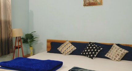 Shree ram guest house Room Type - Triplebed standard Ac room
