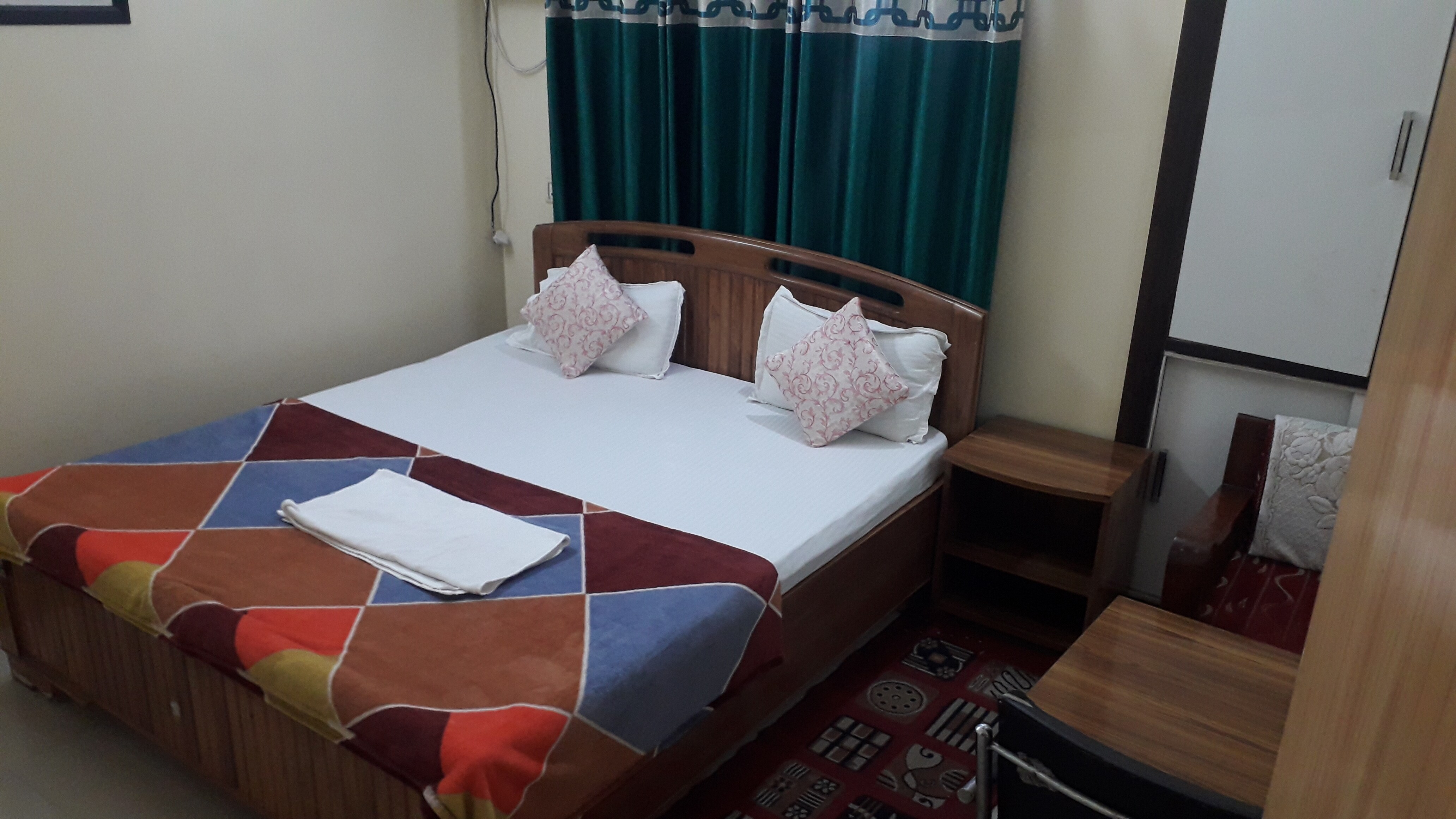 Patliputra Guest House - Tap to explore photos