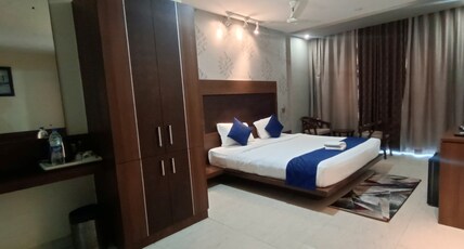 Hotel Sagar Tarang (Berries Group) Room Type - Deluxe Suite Sea View with Balcony