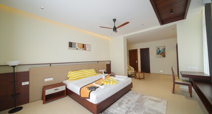 LAKE BREEZE RESORT Room Type - Honeymoon Retreat with Lake View