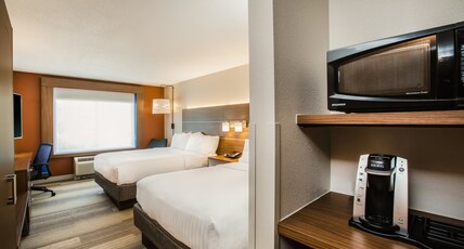 Holiday Inn Express & Suites BELLEVUE (OMAHA AREA) Room Type - 2 Queen Standard Communication Mobility Accessible Tub Holiday Inn Express & Suites BELLEVUE (OMAHA AREA) Room Type - 2 Queen Standard Communication Mobility Accessible Tub