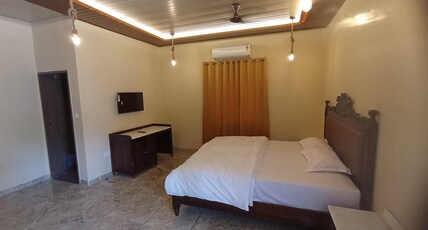 Royal Neelkanth Villa Room Type - Superior deluxe ac room