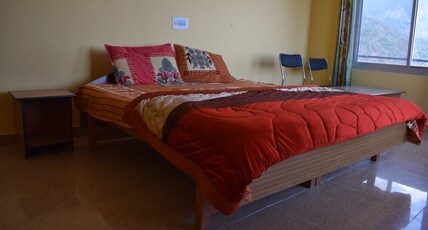 Hill Top Guest House Room Type - Normal Room with Mountains View