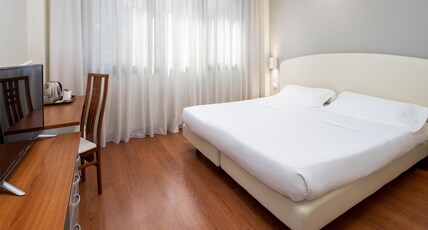 Best Western Air Hotel Linate Room Type - 2 Single Beds, Non-Smoking, Economy Room, Wi-Fi, Free Bottle Of Mineral Water, Handicap Facility Best Western Air Hotel Linate Room Type - 2 Single Beds, Non-Smoking, Economy Room, Wi-Fi, Free Bottle Of Mineral Water, Handicap Facility