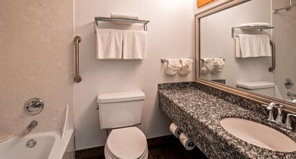 Best Western Valdez Harbor Inn Room Type - 1 Queen Bed, Non-Smoking, Microwave And Refrigerator, In Room Dvd, High Speed Internet Access, Full Best Western Valdez Harbor Inn Room Type - 1 Queen Bed, Non-Smoking, Microwave And Refrigerator, In Room Dvd, High Speed Internet Access, Full