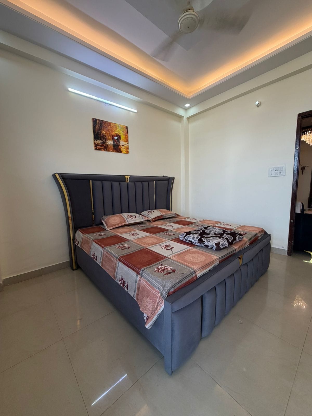 The Comfort Hub-A Luxury Apartment - Tap to explore photos