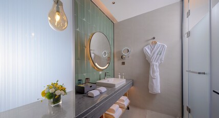 Holiday Inn CHENGDU EAST Room Type - 1 King Standard High Floor