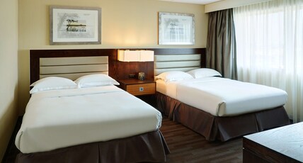 Hilton Winnipeg Airport Suites Room Type - 2 DBLS 1 BDRM ACCESS SUITE