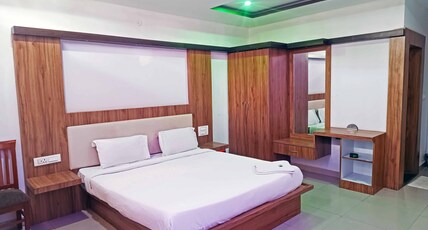 Sagayi International Room Type - Deluxe Room AC