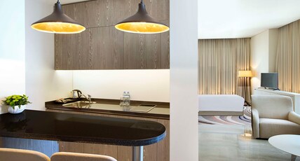 DoubleTree by Hilton Hotel Doha Old Town Room Type - KING JUNIOR SUITE