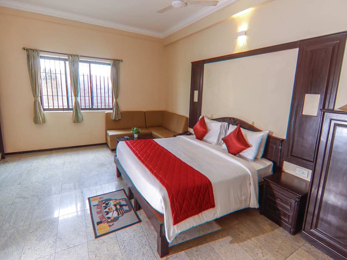 Hotel Vinayaga Excellenciy - Tap to explore photos