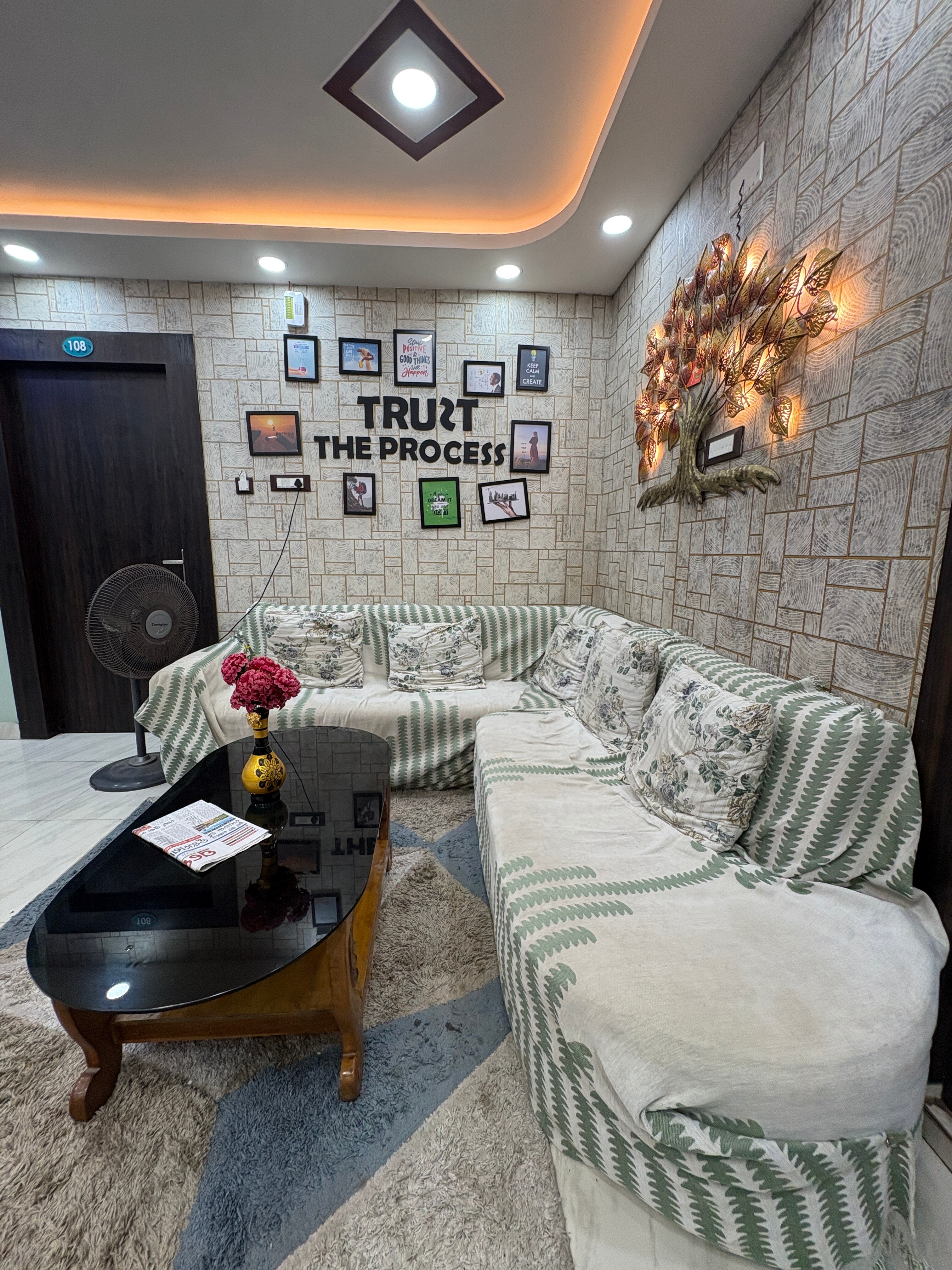 Taj Guest House & Lodging - Tap to explore photos