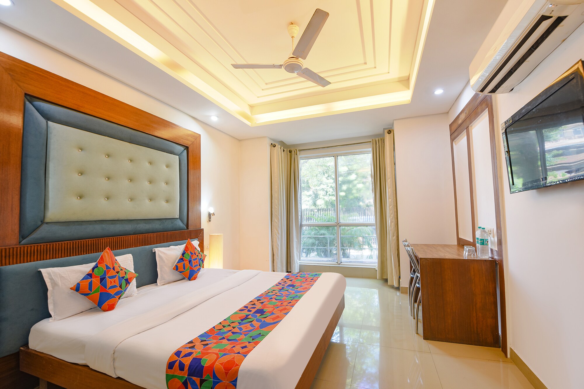 FabHotel Small Town - Tap to explore photos