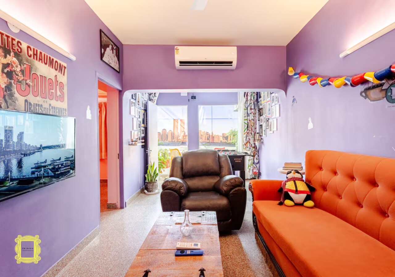 Friends Apartment - TV show theme stay - Tap to explore photos