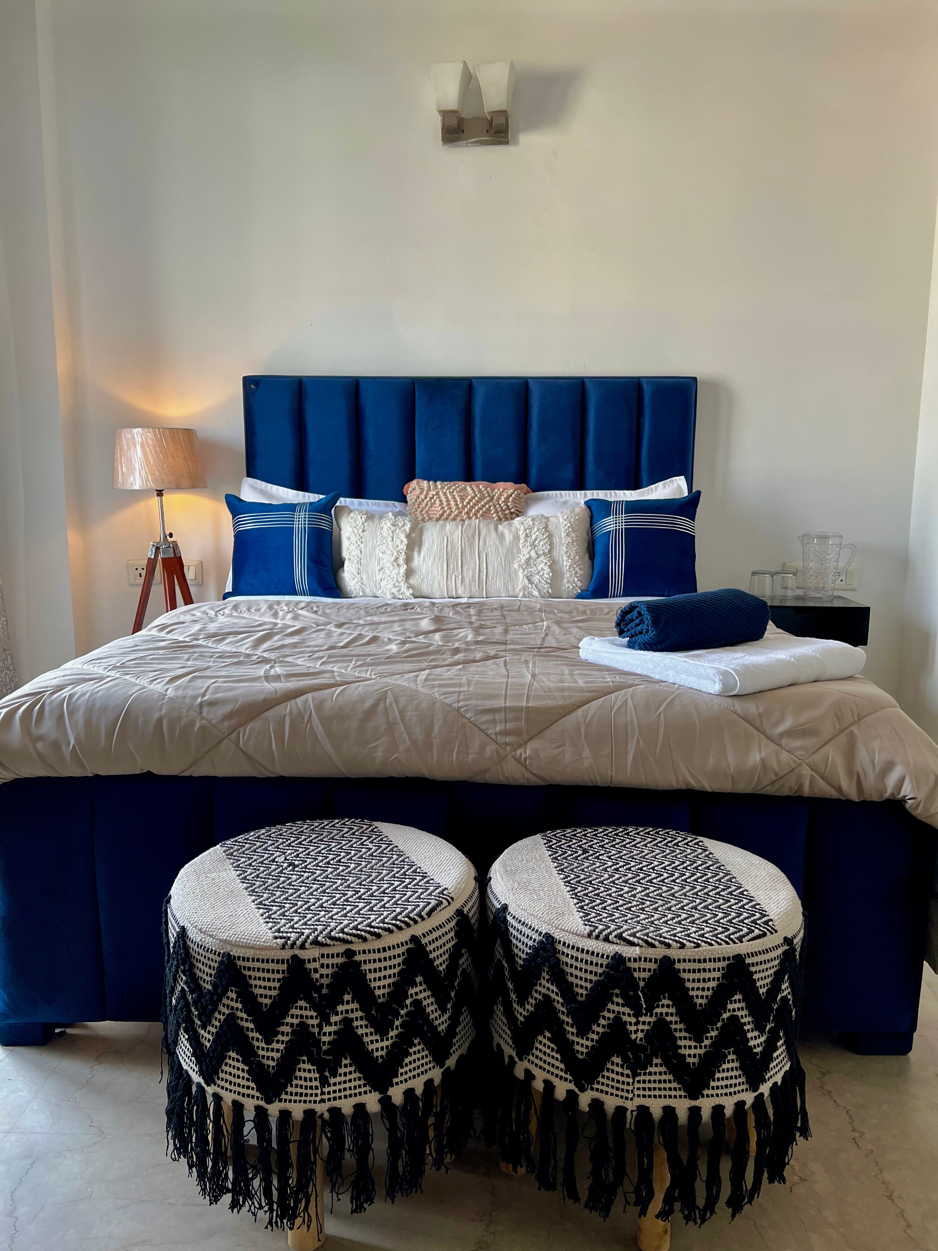 Sarvodaya Home - Lux 4BHK| Spacious| Boho|Netflix - Tap to explore photos