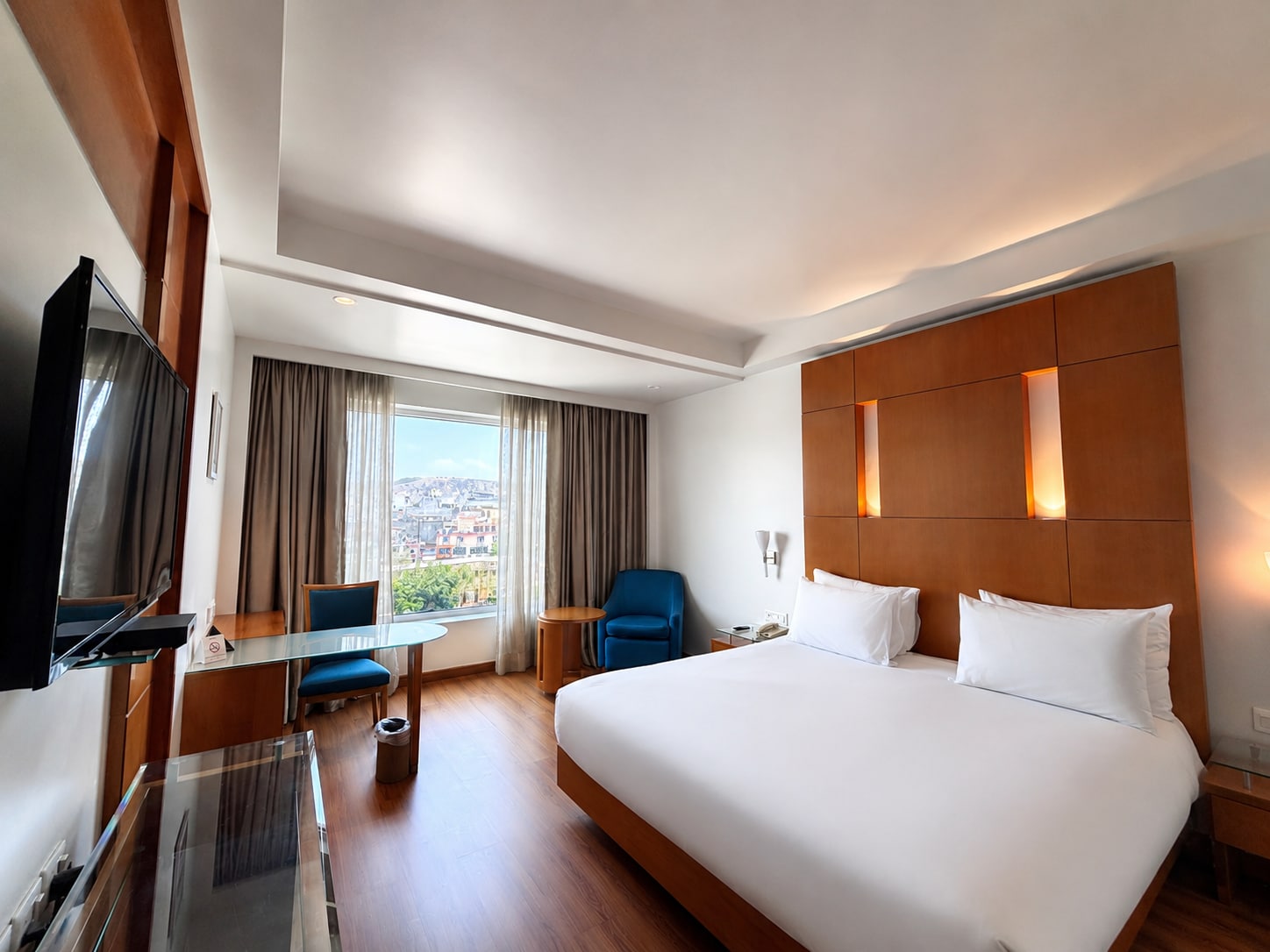 Ramada by Wyndham Jaipur - Tap to explore photos