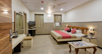 HOTEL ROYAL CASTLE Room Type - Super Deluxe Room