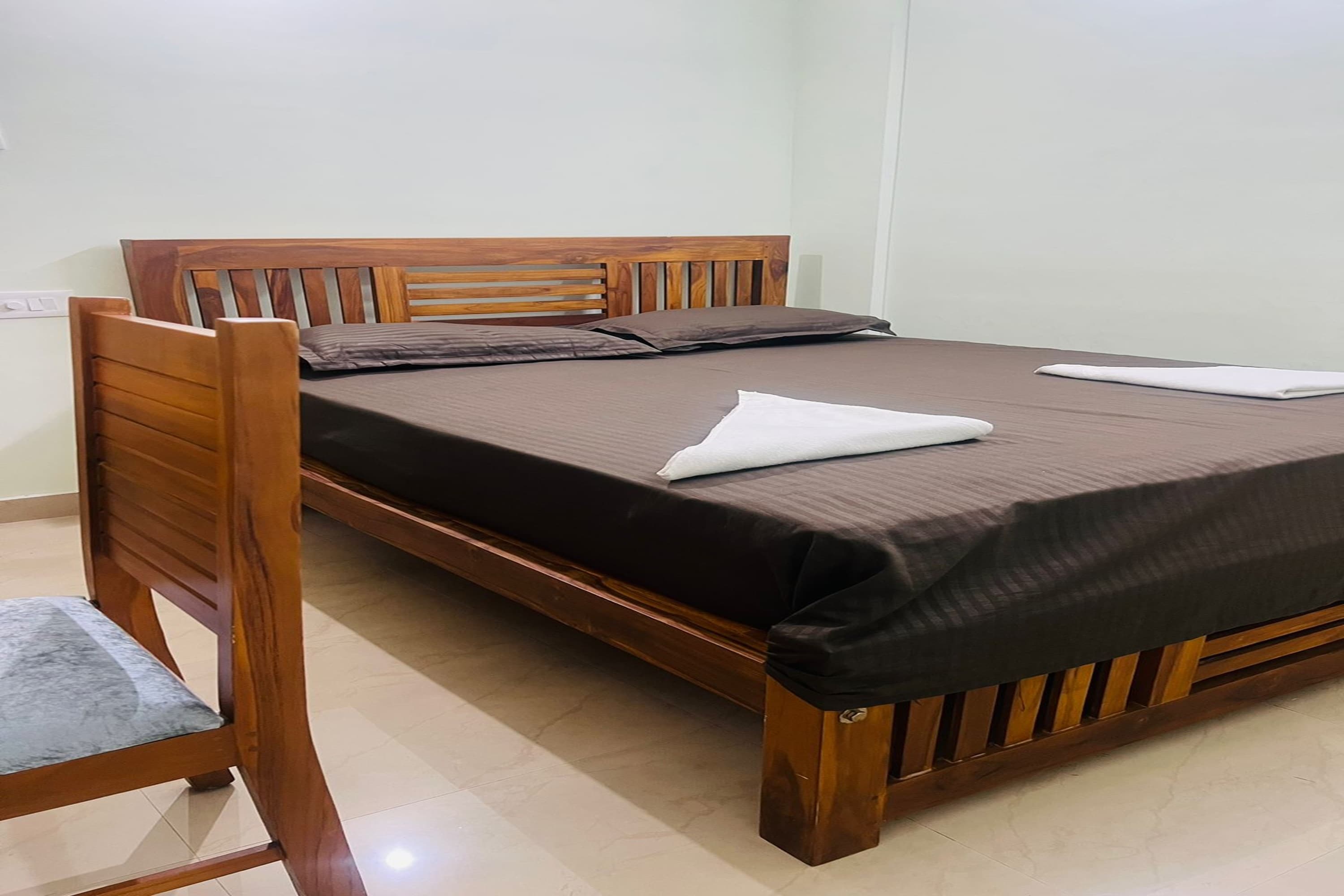 Malabar Paradise - Tap to explore photos