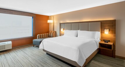 Holiday Inn Express & Suites Phoenix - Airport North Room Type - 1 King Standard Extra Floor Space