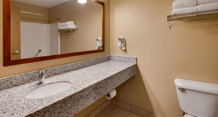 Best Western West Hills Inn Room Type - Suite-1 King Bed, Non-Smoking, Jetted Tub, Microwave, Refrigerator, Continental Breakfast