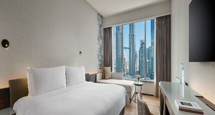 Traders Hotel Kuala Lumpur by Shangri-La Room Type - Deluxe Twin Towers View 1 King