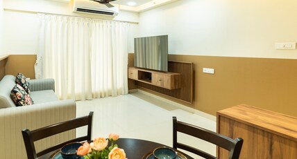 Sky High Luxe 2BHK Mountain View Room Type - Sky High Luxe 2BHK Mountain View