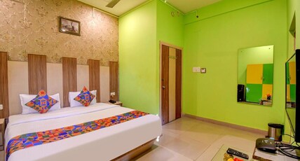 FabHotel Prime Rockstar Suites - Nr. Park Circus 7 Point Room Type - Executive Room
