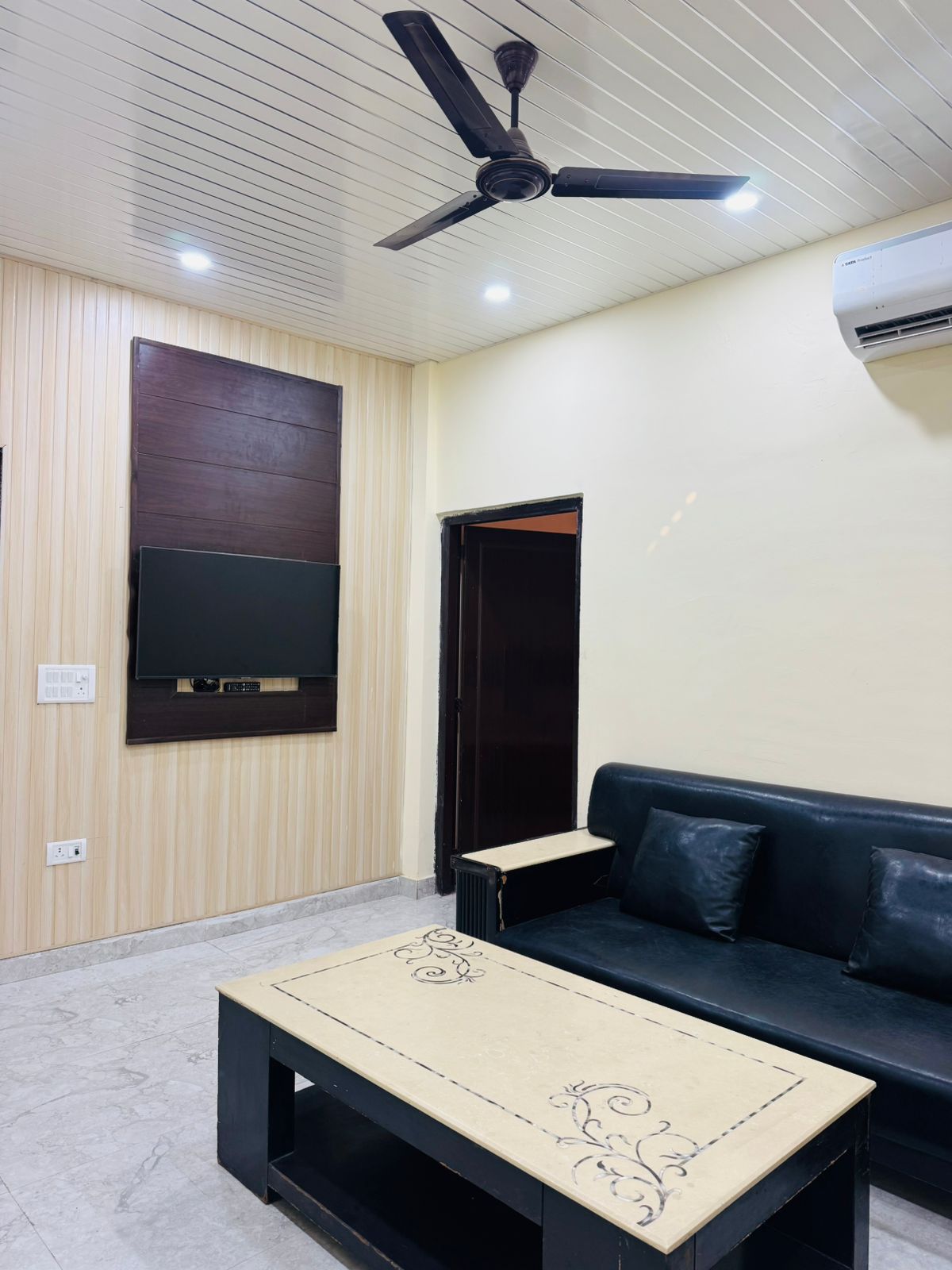 Pool party Gurgaon farm 4bhk - Tap to explore photos