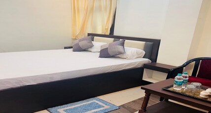 RAJ PALACE Room Type - DELUXE ROOM