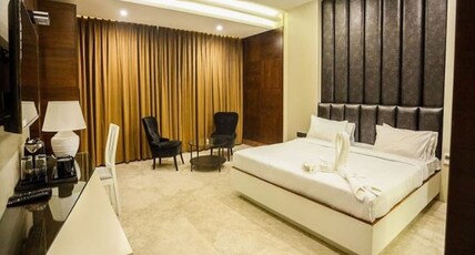 Hotel Cliff Embassy Banquet & suites Room Type - Suite