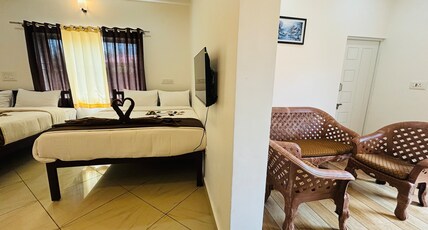 The Peak view homestay Room Type - Family Room with Garden View