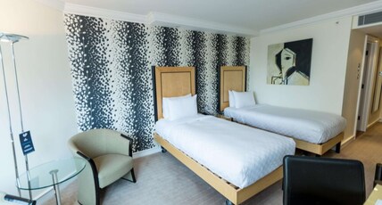 Hilton London Metropole Room Type - TWIN GUEST ROOM