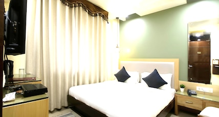 Hotel Star view'5 Min from New Delhi Railway Station Room Type - Deluxe Room AC - With Free WIFI Hotel Star view'5 Min from New Delhi Railway Station Room Type - Deluxe Room AC - With Free WIFI