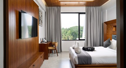 Golden Castle Room Type - Deluxe AC