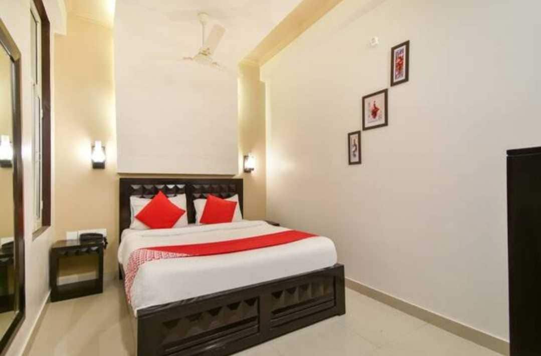 Hotel O Couples Friendly - Tap to explore photos