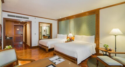 JW Marriott Phuket Resort & Spa Room Type - Family room, 2 Doubles, Garden view, High floor, Balcony
