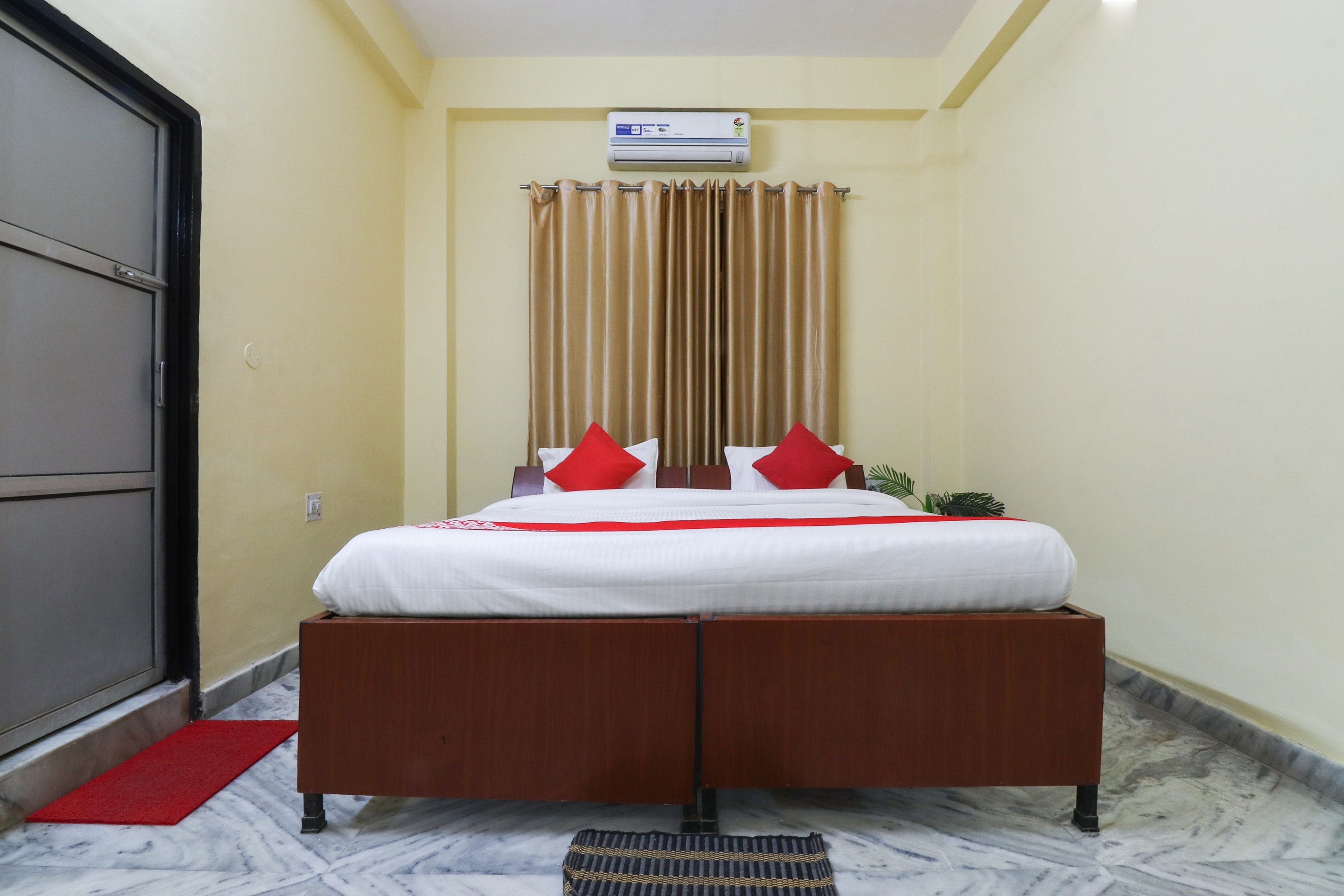 Hotel O Barkha Dham - Tap to explore photos