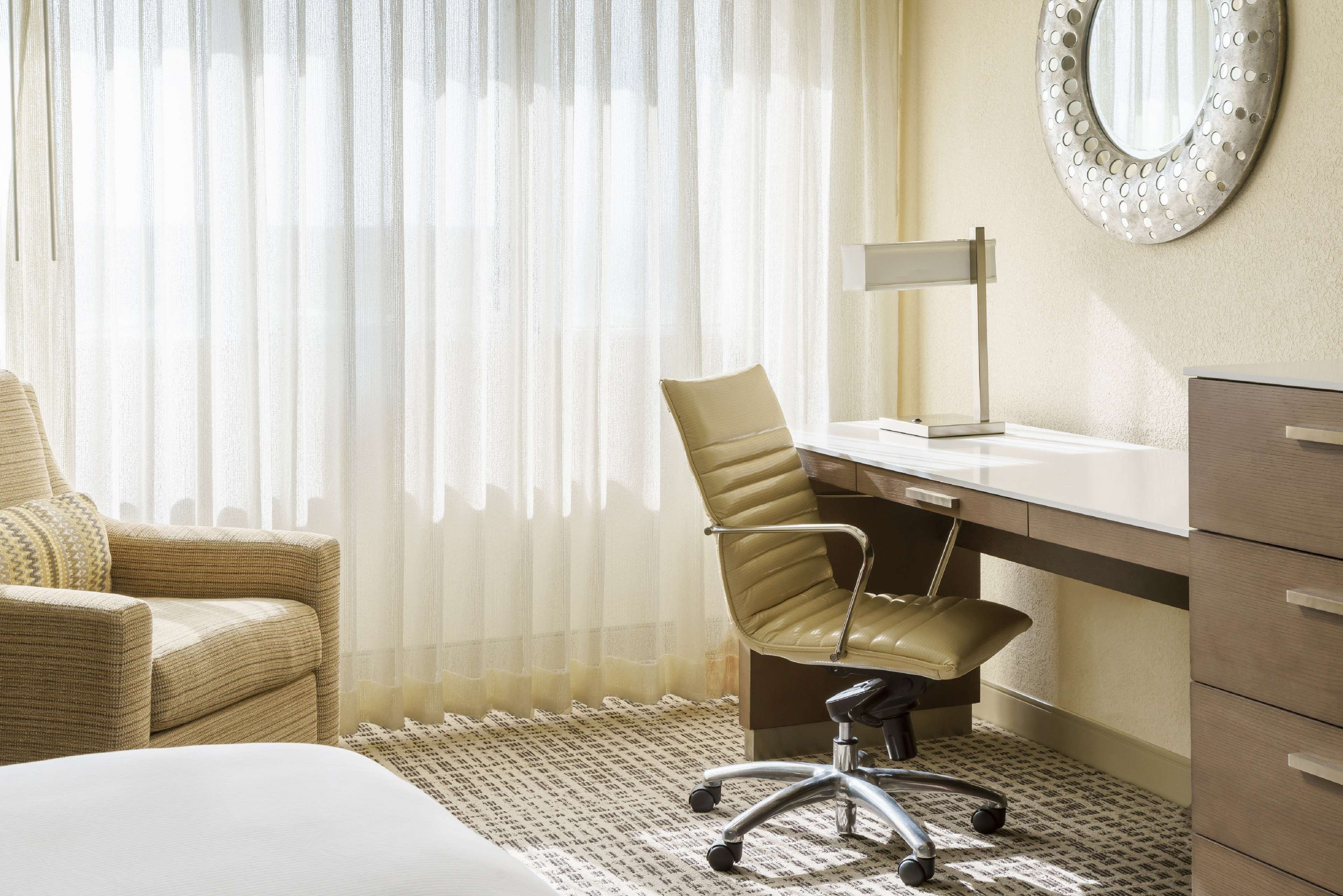DoubleTree by Hilton Orlando Airport - Tap to explore photos