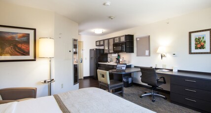 Candlewood Suites NEW BRAUNFELS, an IHG hotel Room Type - 1 Queen Studio Suite Kitchenette