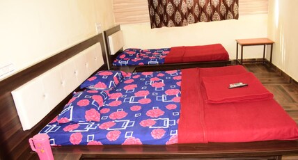 Sairatna Hotel Room Type - DOUBLE BED NON -A.C ROOM